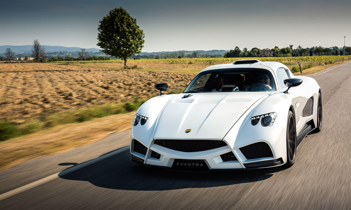 auto made in italy, evantra nelle colline toscane